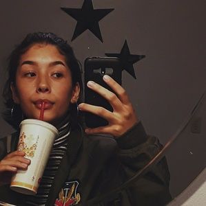 Meet your Posher, Mara